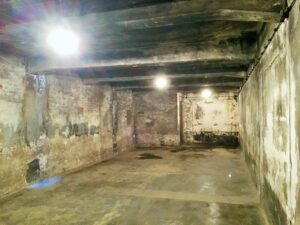 Cámara de gas reconstruida en Auschwitz