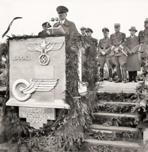 Hitler inaugura un tramo de autopista, 1936