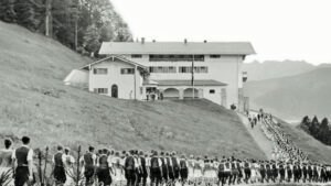 Peregrinos en el Berghof