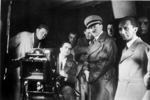 Hitler y Goebbels en los estudios de la UFA