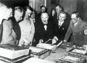 Hitler visita la Biblioteca de Baviera, 1936