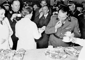 Goering en una recepción en Berlín